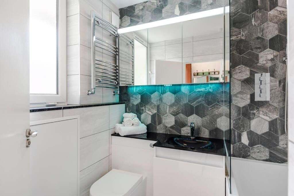 The Clarence, Central London Apartment W/ Wifi Dış mekan fotoğraf