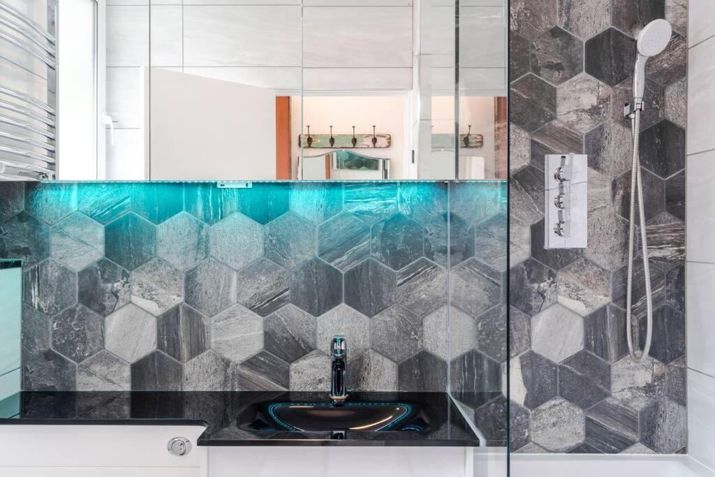 The Clarence, Central London Apartment W/ Wifi Dış mekan fotoğraf